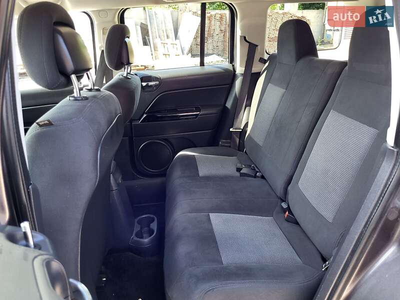 Позашляховик / Кросовер Jeep Patriot 2015 в Чернівцях