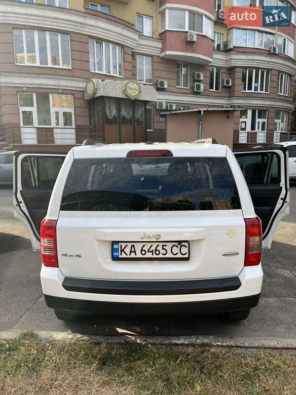 Позашляховик / Кросовер Jeep Patriot 2014 в Києві