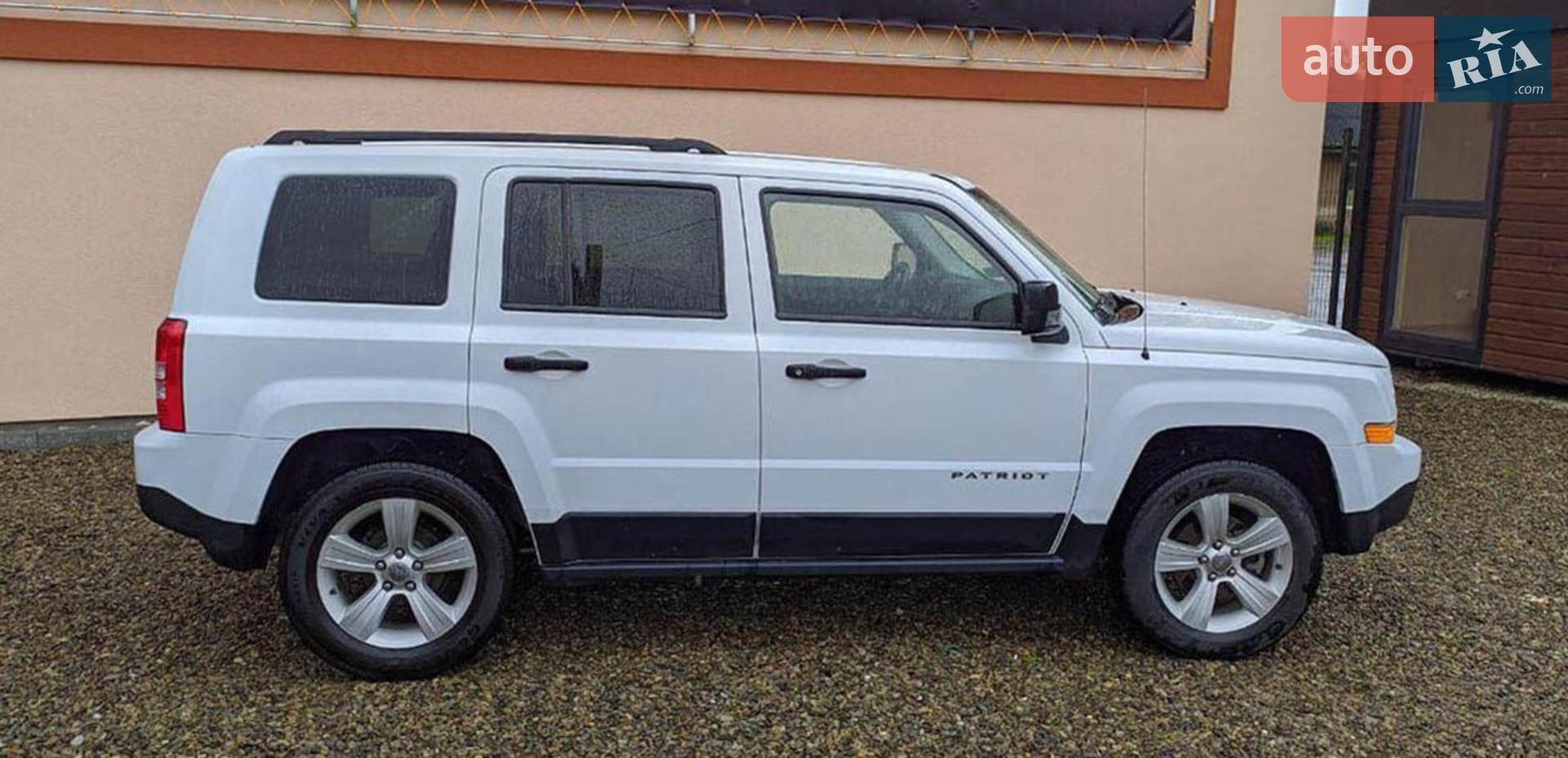 2015 Jeep Liberty (Patriot) - мініатюра 3