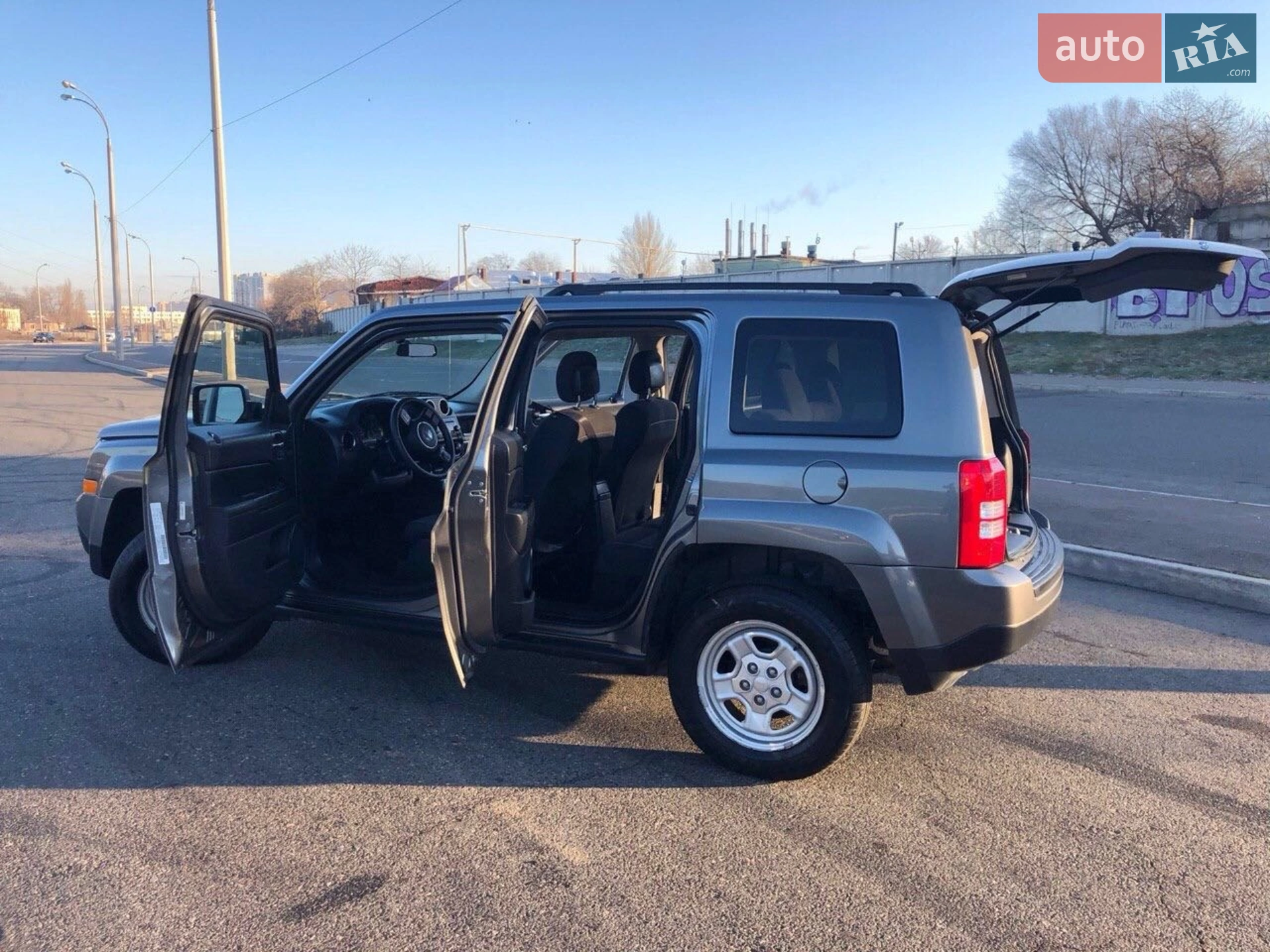 2013 Jeep Liberty (Patriot) - мініатюра 2