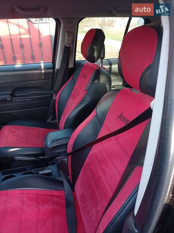 Внедорожник / Кроссовер Jeep Patriot 2010 в Тараще