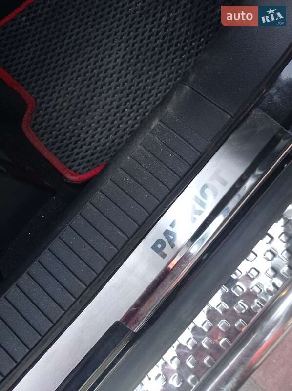 Внедорожник / Кроссовер Jeep Patriot 2010 в Тараще