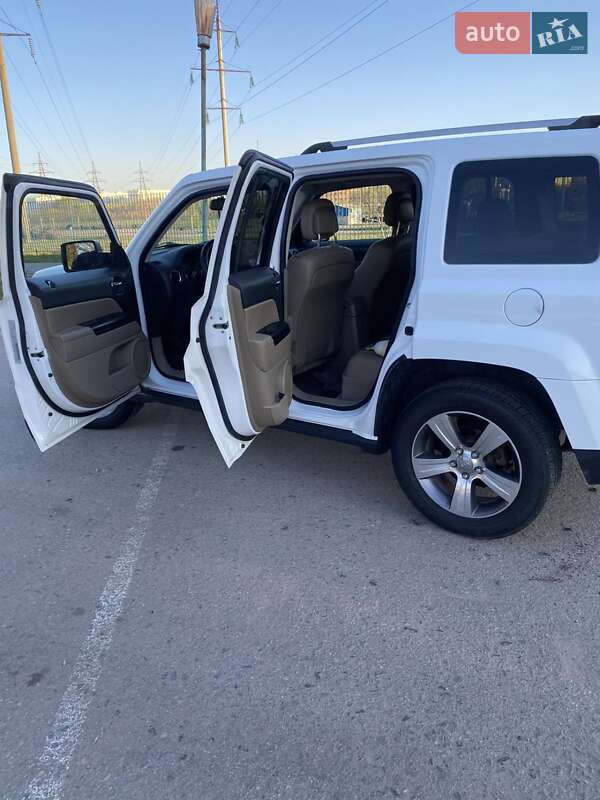 Внедорожник / Кроссовер Jeep Patriot 2016 в Полтаве