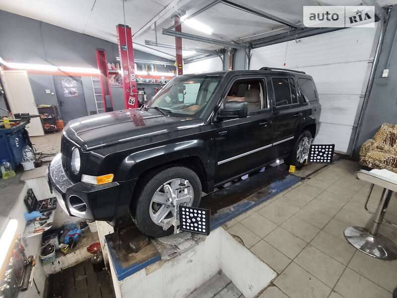 Позашляховик / Кросовер Jeep Patriot 2010 в Одесі