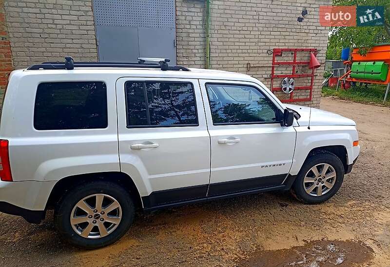Позашляховик / Кросовер Jeep Patriot 2016 в Дергачах