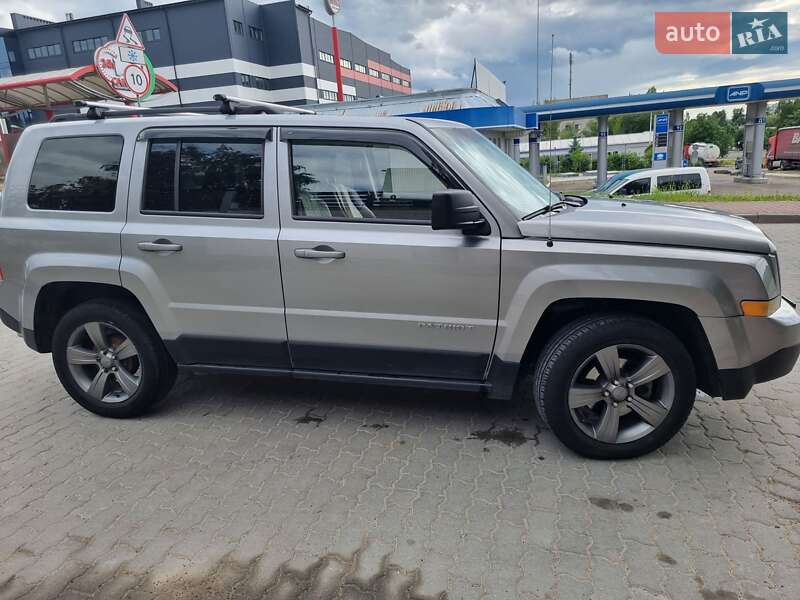 Позашляховик / Кросовер Jeep Patriot 2014 в Львові