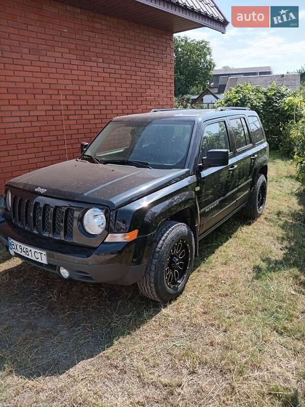 Позашляховик / Кросовер Jeep Patriot 2016 в Красилові