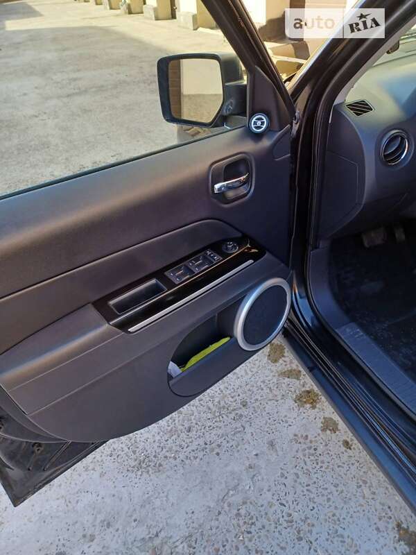Внедорожник / Кроссовер Jeep Patriot 2016 в Самборе