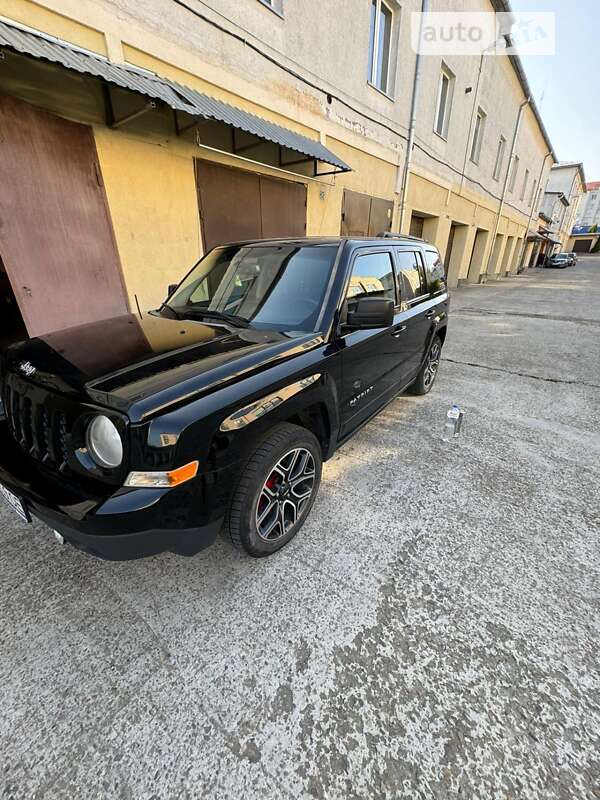 Внедорожник / Кроссовер Jeep Patriot 2016 в Самборе