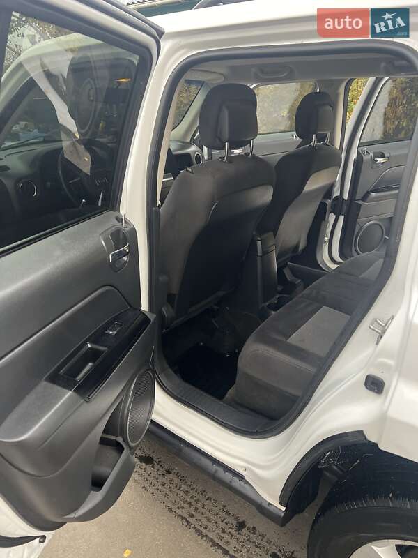 Позашляховик / Кросовер Jeep Patriot 2016 в Новоархангельську