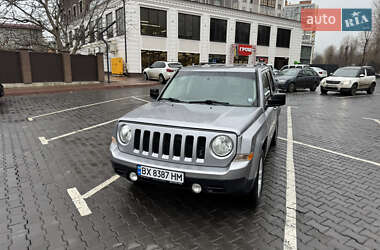 Внедорожник / Кроссовер Jeep Patriot 2015 в 