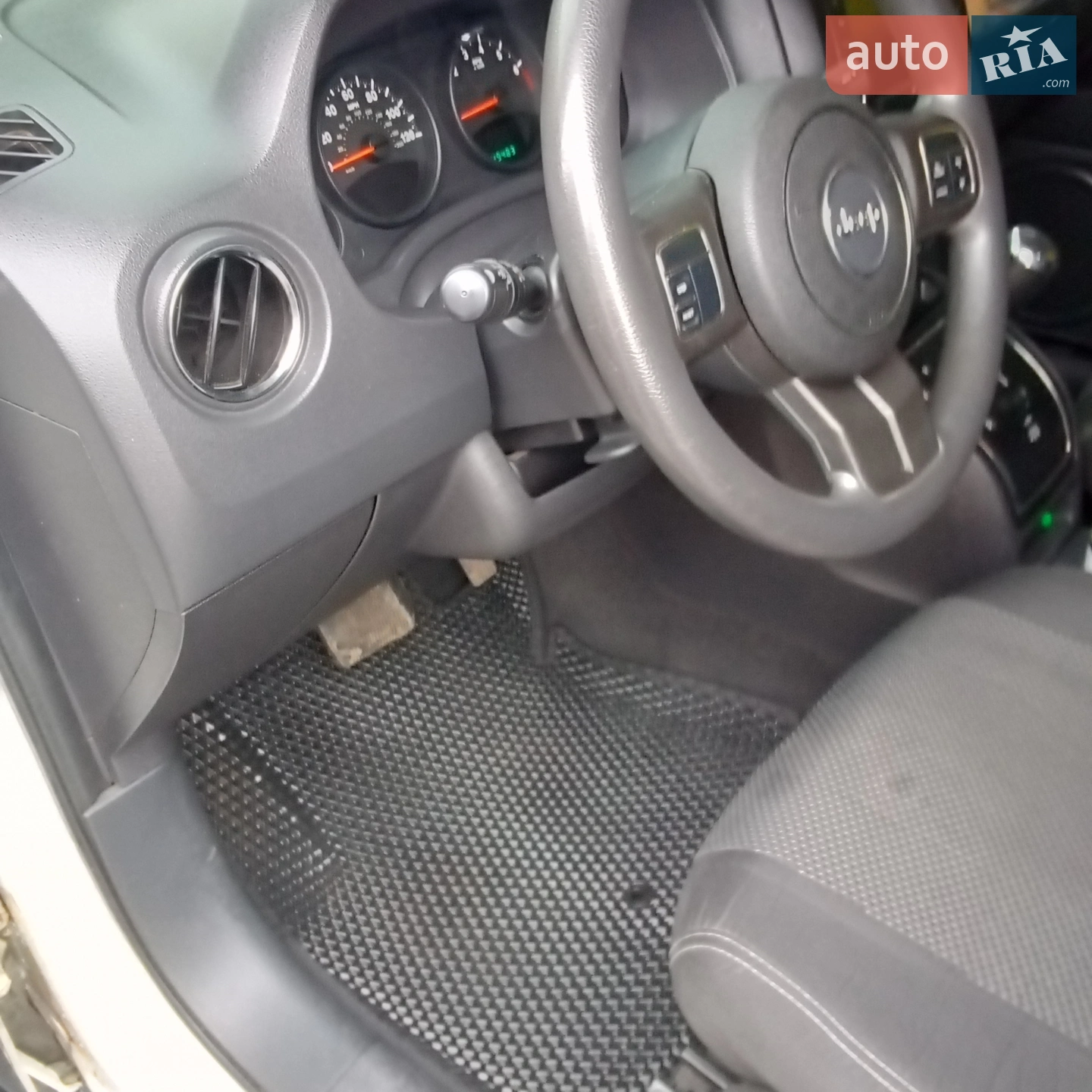 2011 Jeep Liberty (Patriot) - мініатюра 31