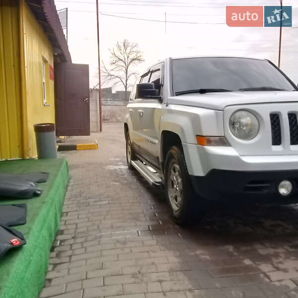 Позашляховик / Кросовер Jeep Patriot 2011 в П'ятихатках