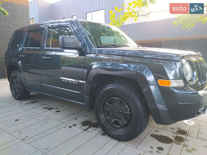 Внедорожник / Кроссовер Jeep Patriot 2015 в 