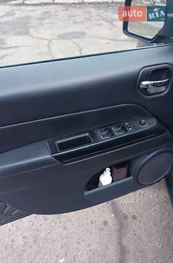 Внедорожник / Кроссовер Jeep Patriot 2013 в 