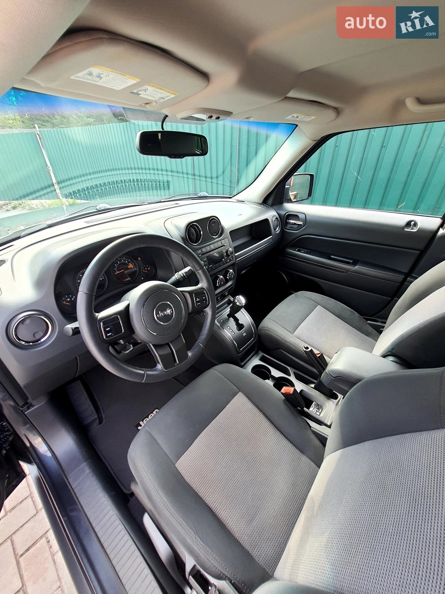 2014 Jeep Liberty (Patriot) - мініатюра 41
