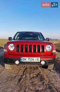 Позашляховик / Кросовер Jeep Patriot 2015 в Здолбуніві