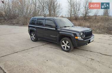 Внедорожник / Кроссовер Jeep Patriot 2015 в Чугуеве