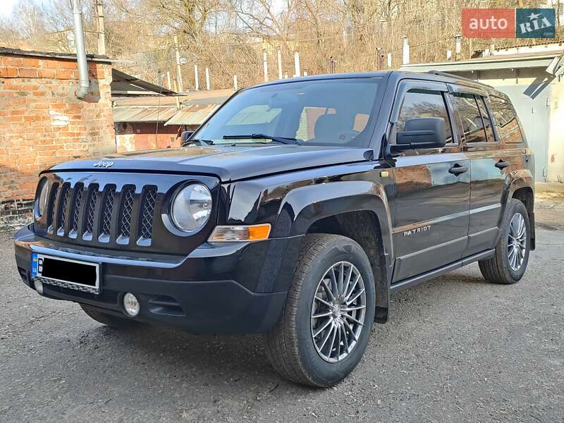 Позашляховик / Кросовер Jeep Patriot 2016 в Сумах