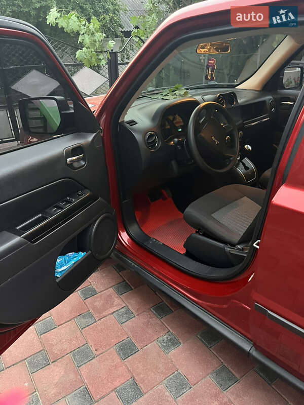 Внедорожник / Кроссовер Jeep Patriot 2010 в Черновцах