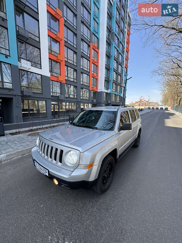 Позашляховик / Кросовер Jeep Patriot 2012 в 