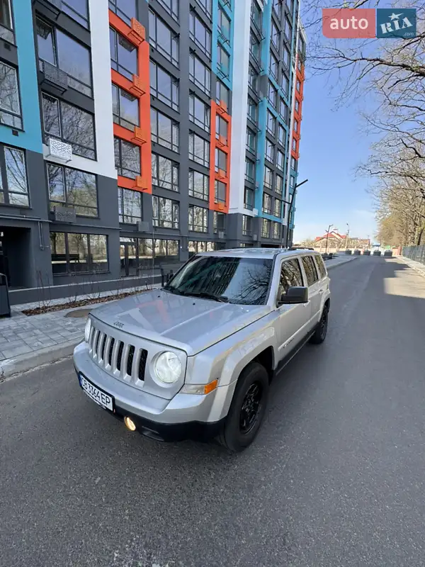 Позашляховик / Кросовер Jeep Patriot 2012 в 