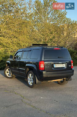 Внедорожник / Кроссовер Jeep Patriot 2013 в 