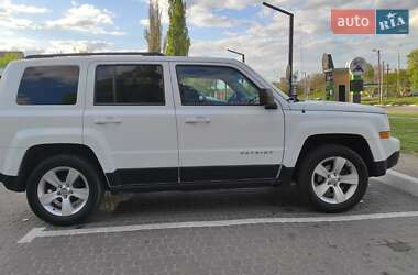 Позашляховик / Кросовер Jeep Patriot 2013 в 