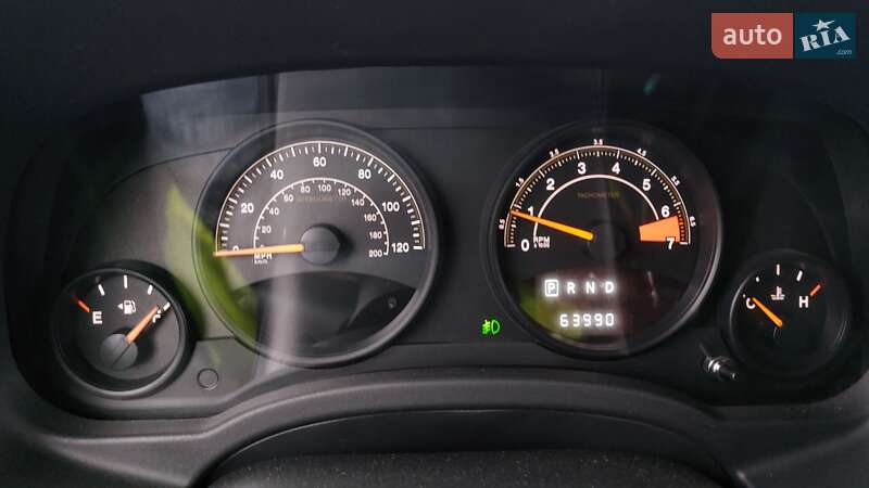 Внедорожник / Кроссовер Jeep Patriot 2016 в Нововолынске