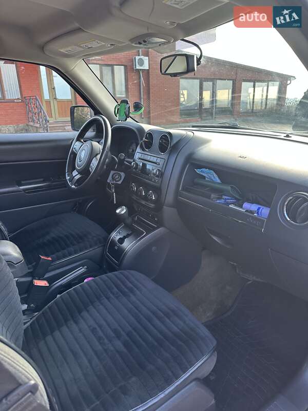 Позашляховик / Кросовер Jeep Patriot 2016 в Татарбунарах