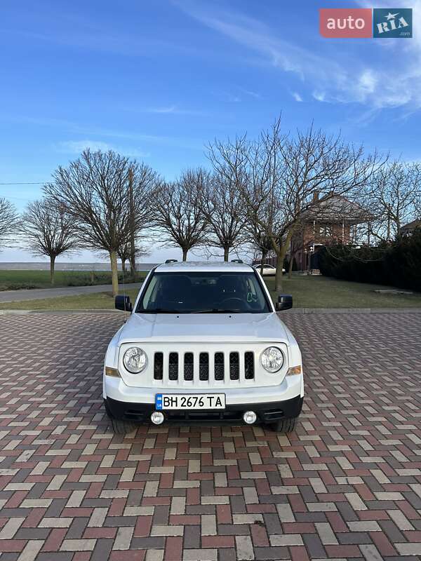 Позашляховик / Кросовер Jeep Patriot 2016 в Татарбунарах