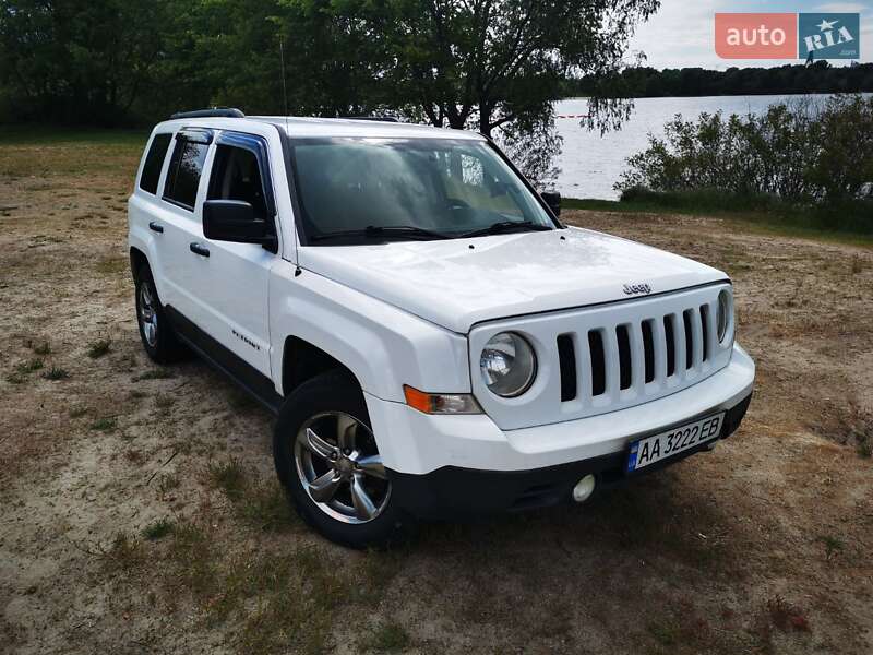 Позашляховик / Кросовер Jeep Patriot 2015 в 