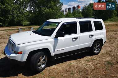 Позашляховик / Кросовер Jeep Patriot 2015 в 