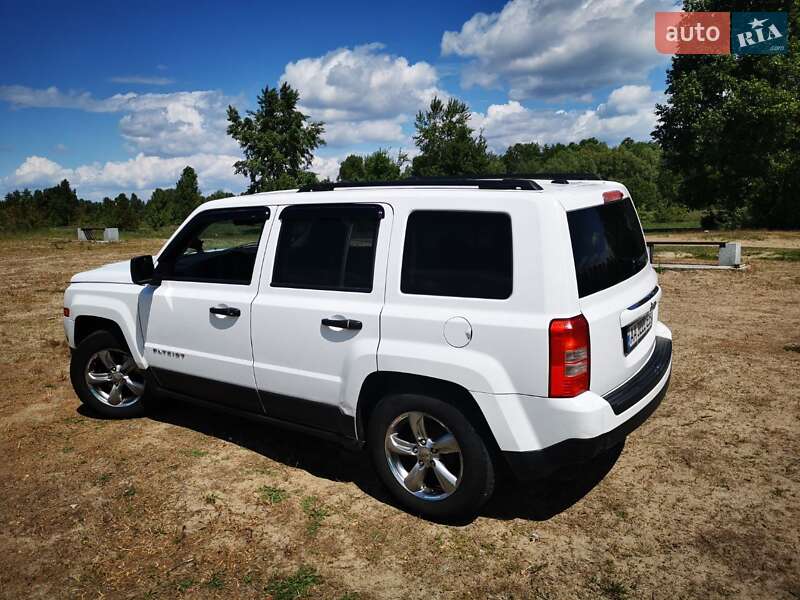 Позашляховик / Кросовер Jeep Patriot 2015 в Києві