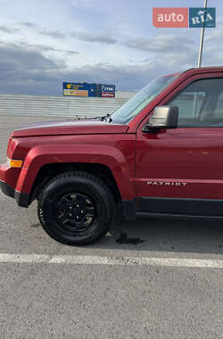Внедорожник / Кроссовер Jeep Patriot 2011 в 