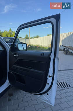 Позашляховик / Кросовер Jeep Patriot 2014 в 