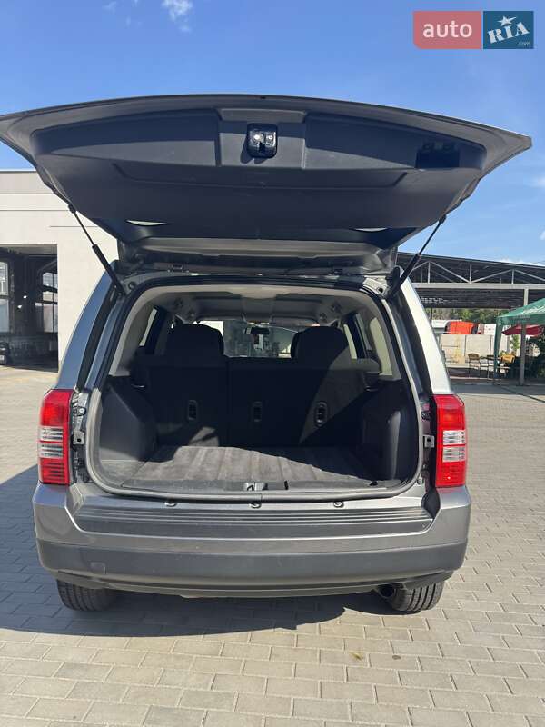 Позашляховик / Кросовер Jeep Patriot 2011 в Запоріжжі