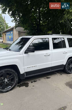 Позашляховик / Кросовер Jeep Patriot 2016 в 