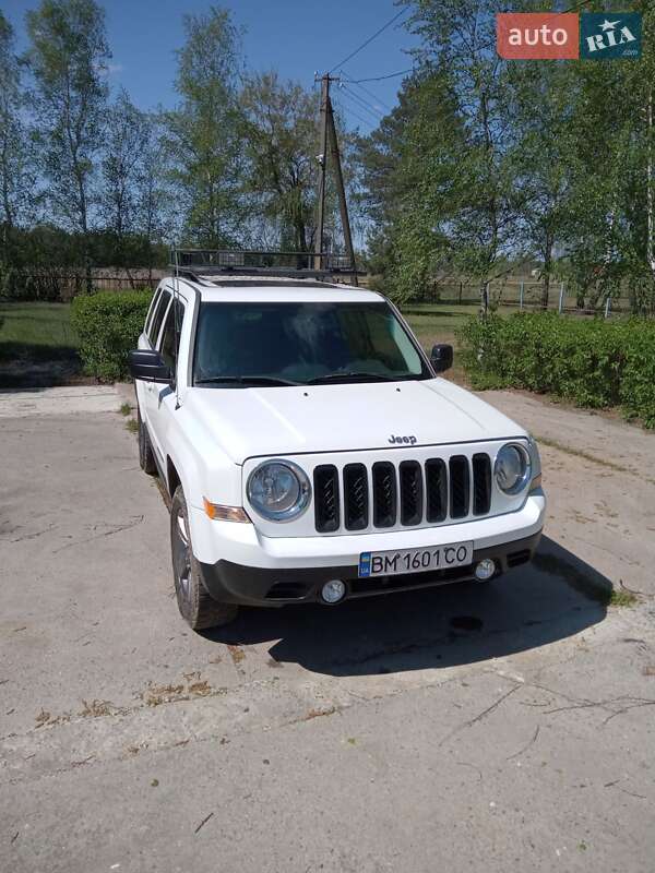Внедорожник / Кроссовер Jeep Patriot 2015 в Лебедине