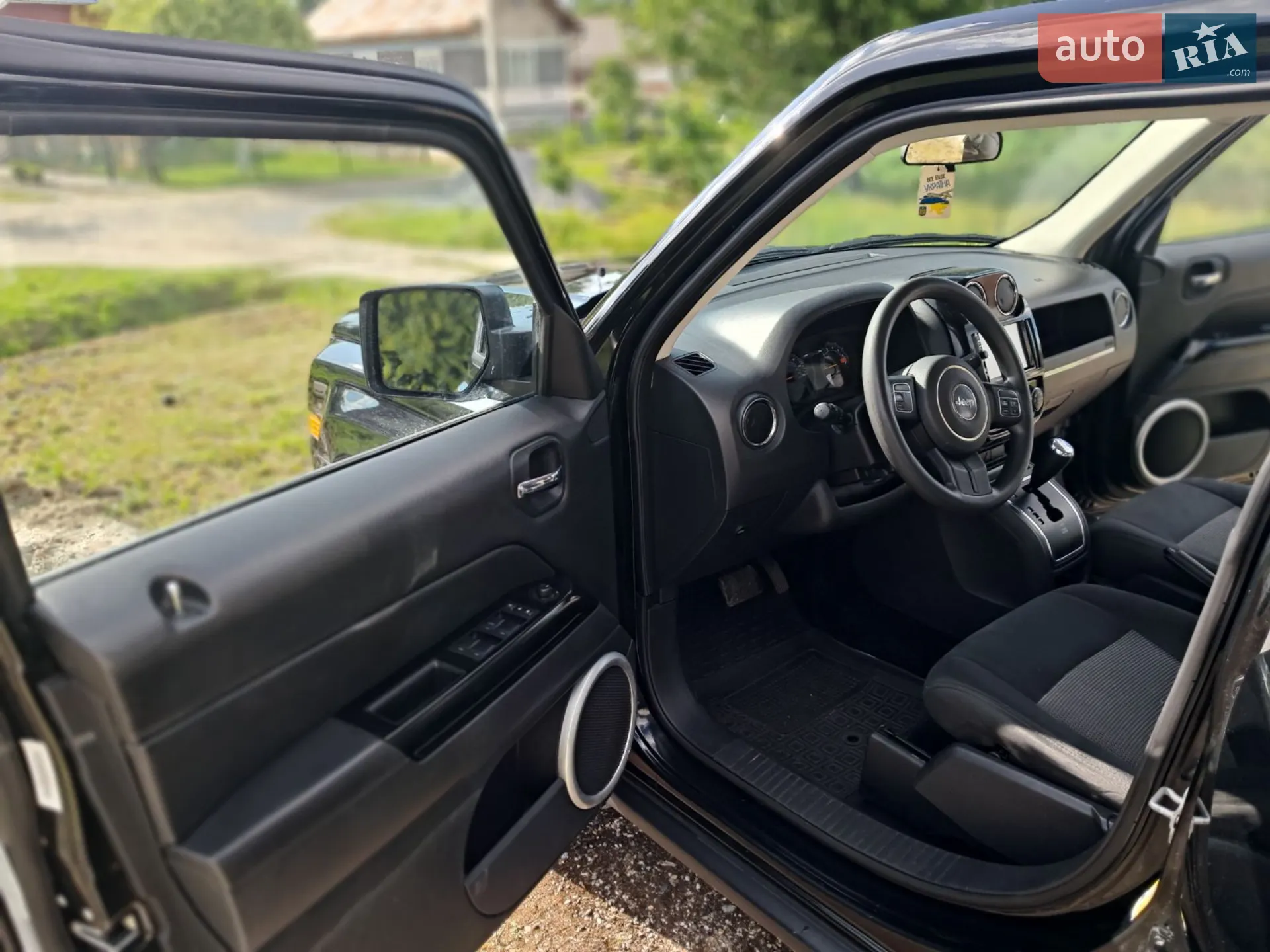 2015 Jeep Liberty (Patriot) - мініатюра 8