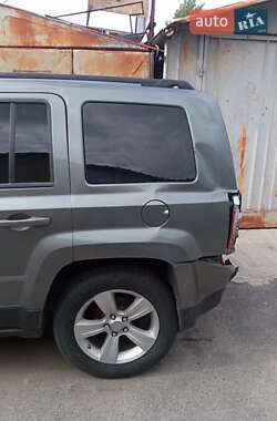 Внедорожник / Кроссовер Jeep Patriot 2012 в 
