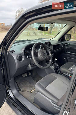 Внедорожник / Кроссовер Jeep Patriot 2015 в 