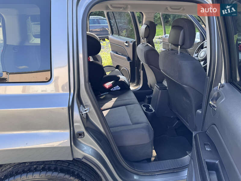 Внедорожник / Кроссовер Jeep Patriot 2013 в Ужгороде