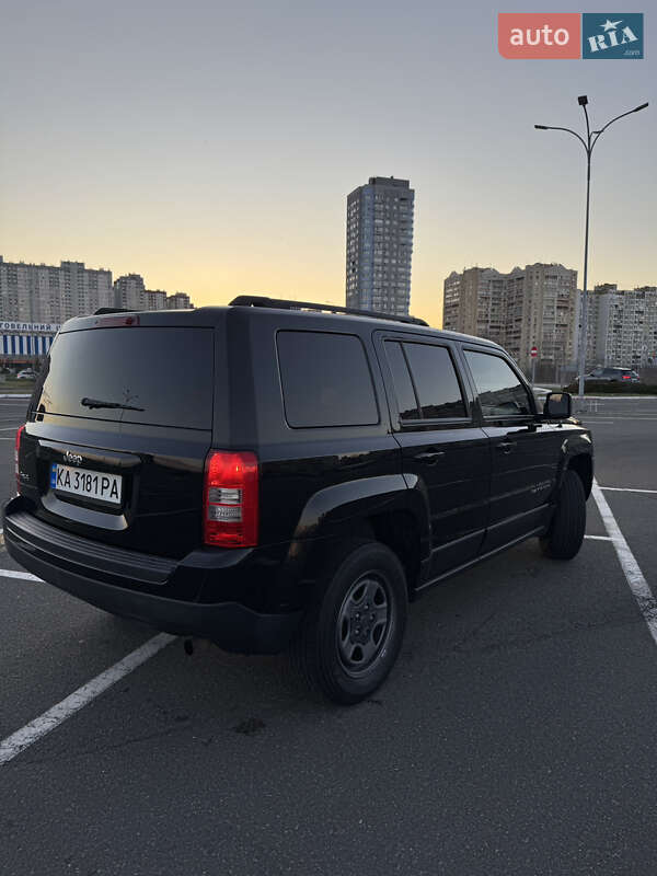 Позашляховик / Кросовер Jeep Patriot 2015 в Києві