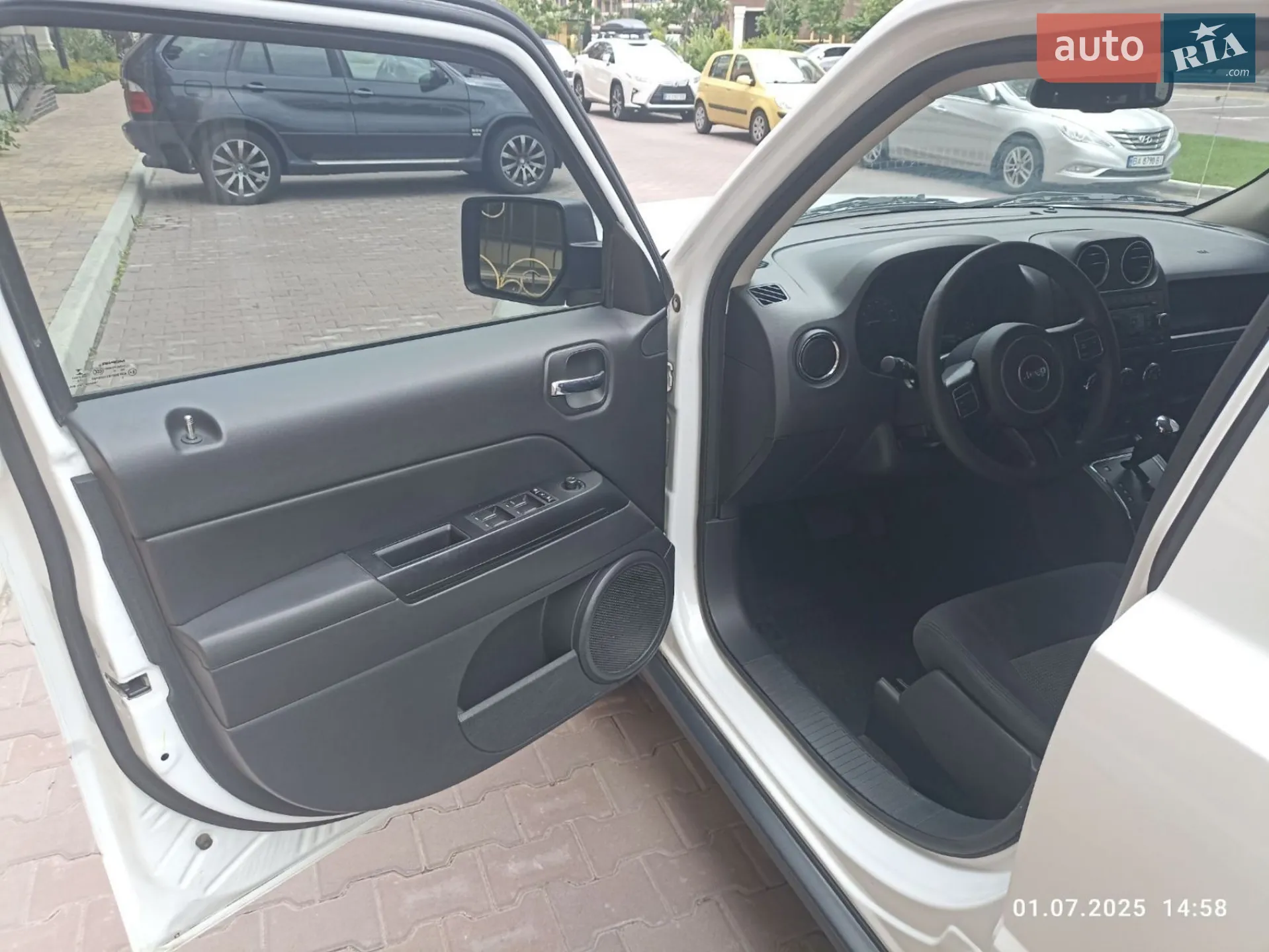 2016 Jeep Liberty (Patriot) - мініатюра 3