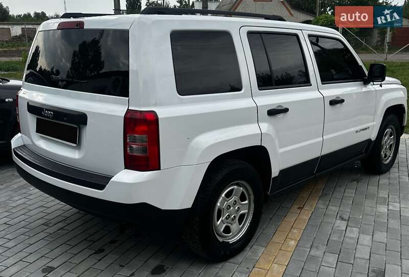 Внедорожник / Кроссовер Jeep Patriot 2013 в Казатине