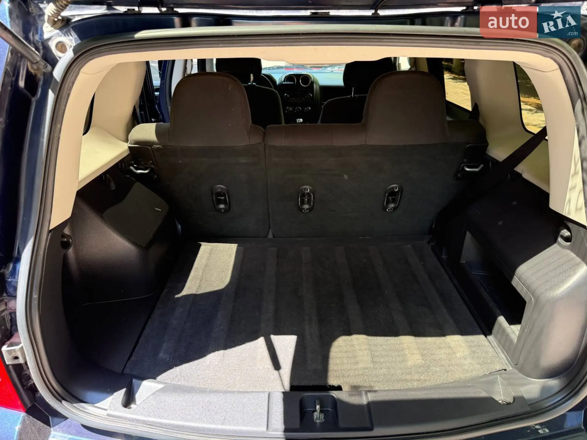 2015 Jeep Liberty (Patriot) - мініатюра 9