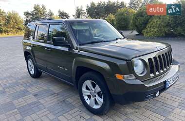 Внедорожник / Кроссовер Jeep Patriot 2015 в Львове