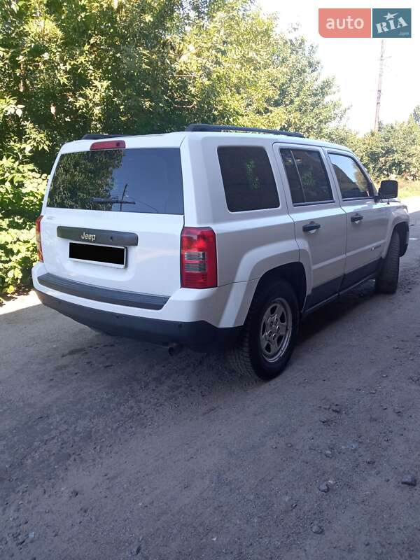 Внедорожник / Кроссовер Jeep Patriot 2013 в Казатине