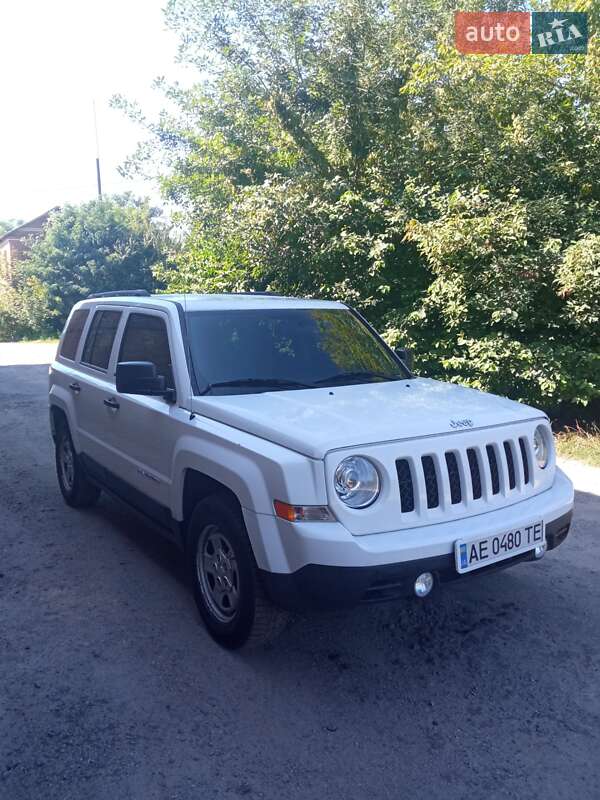 Внедорожник / Кроссовер Jeep Patriot 2013 в Казатине